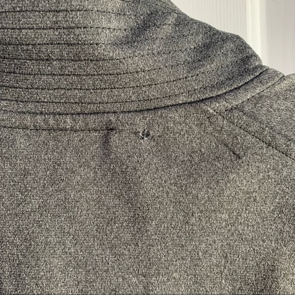 The North Face 1/4 Zip - Picture 4 of 4